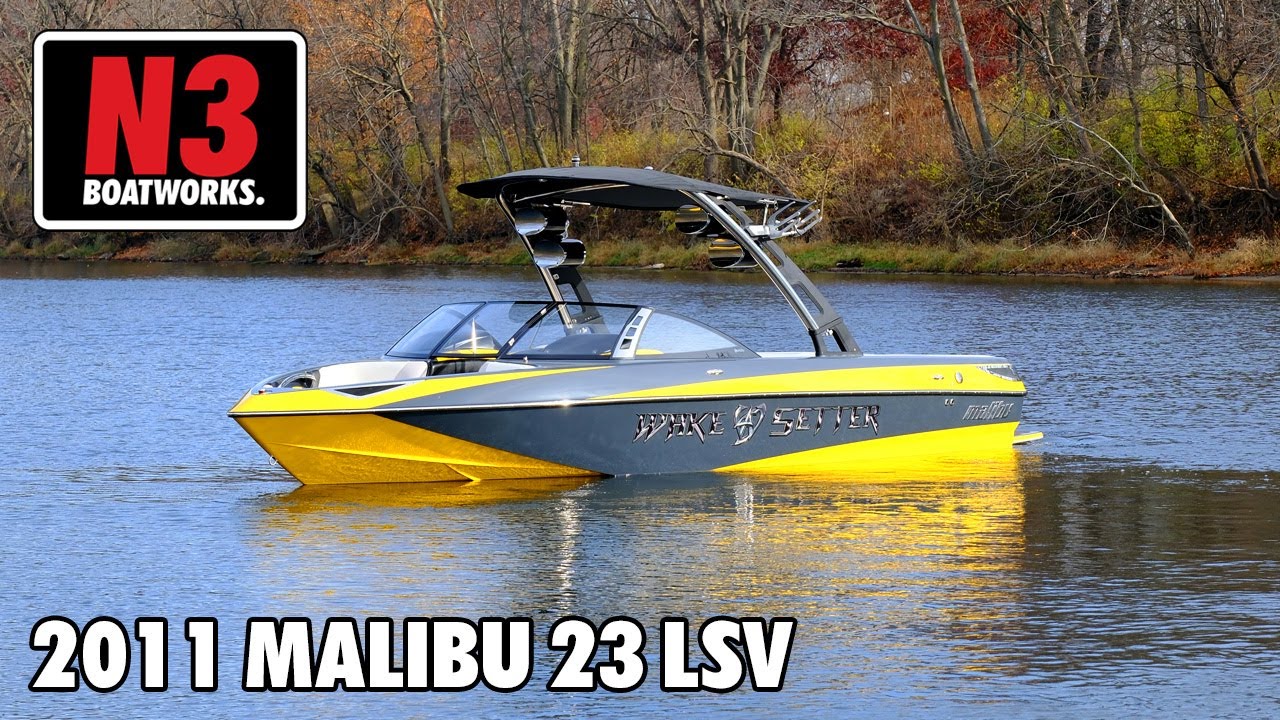 2011 Malibu 23 LSV — жёлтый/угольный — на воде || N3 Boatworks