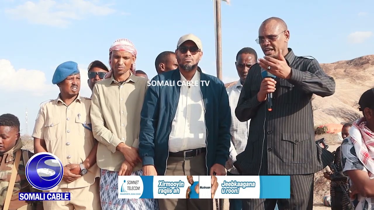 Wasiir Xasan Eelay oo degmada Buurhakaba kula hadlay Ciidan tababar kujira.