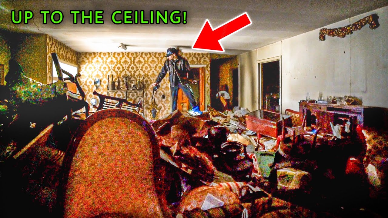 Exploring an Abandoned Hoarder House Full Of Expensive Antiques!