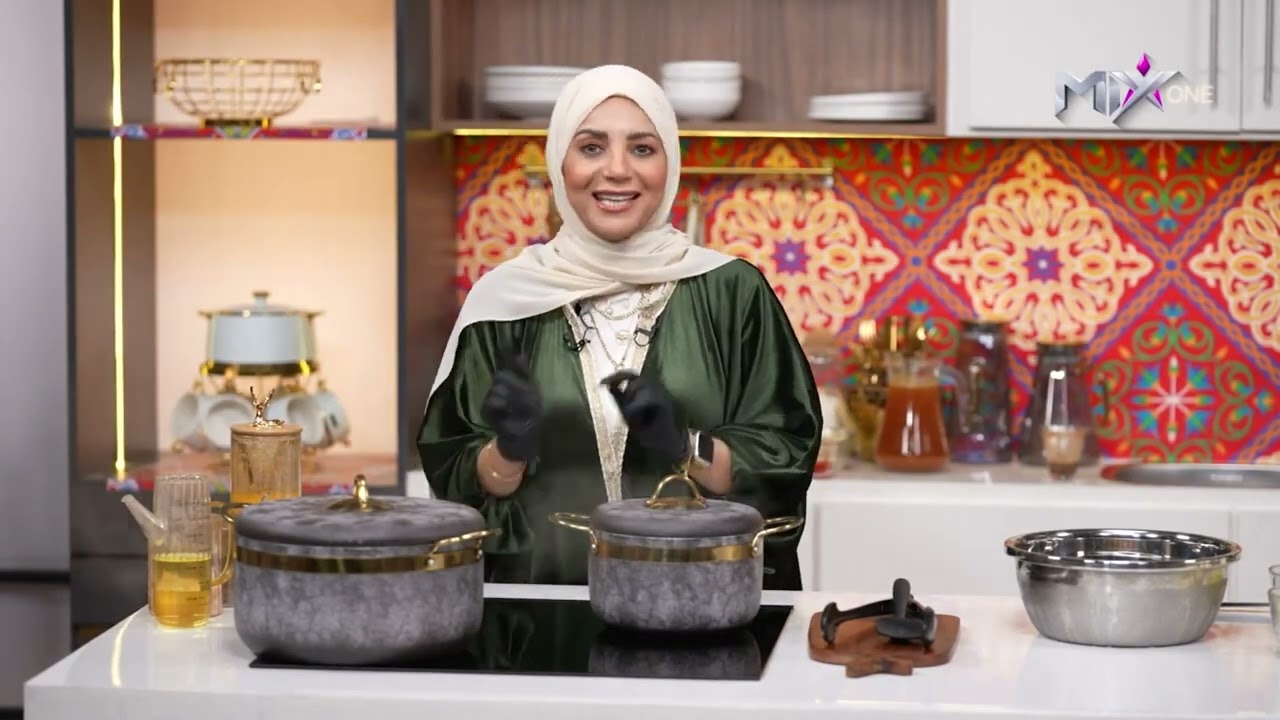طريقة عمل دجاج محمر بخلطة رائعة مع شيف سارة عبد السلام