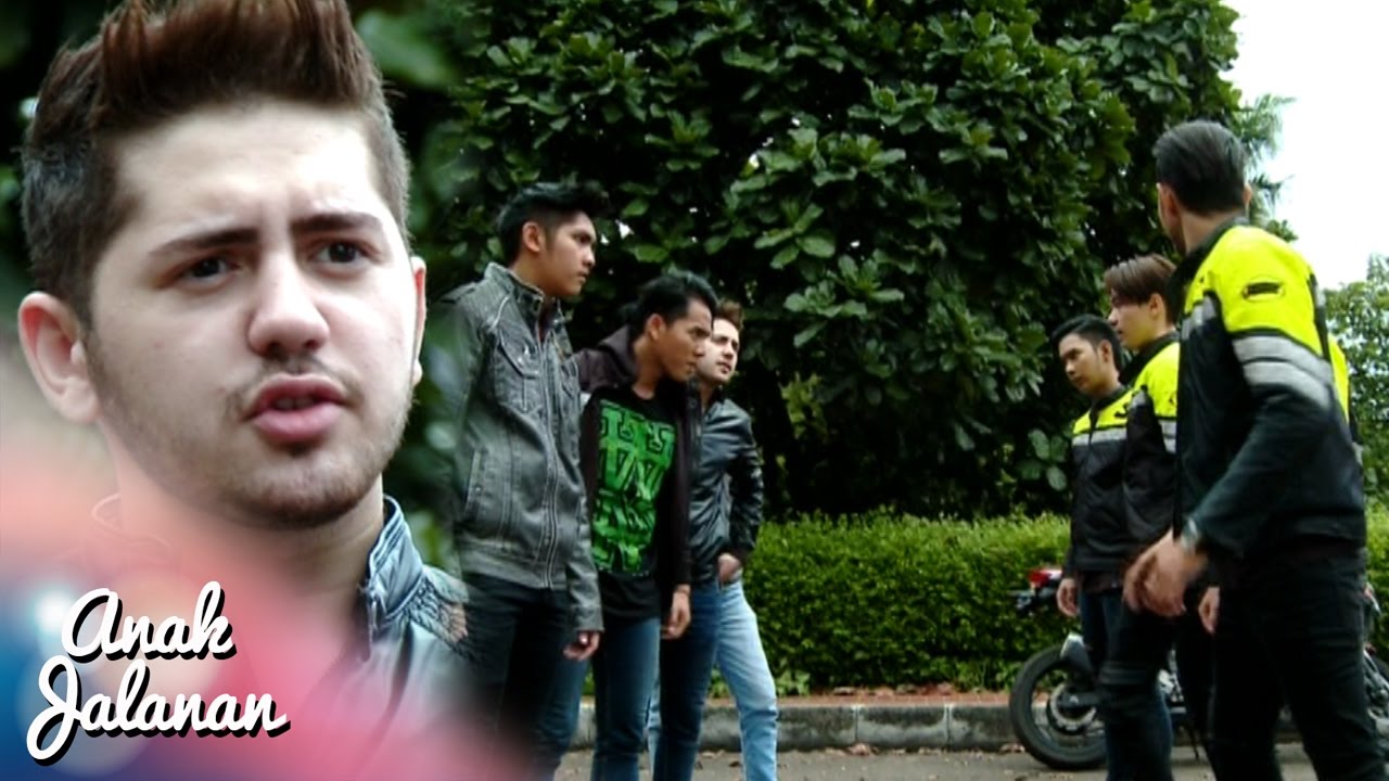 Alex Membantu Ajis Sedang Di Keroyok [Anak Jalanan] [5 Oktober 2016]