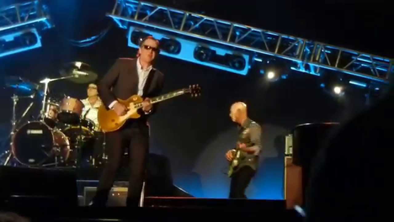 Sittin' on the Boat Dock - Joe Bonamassa - Humphrey's - San Diego CA - Aug 26 2015