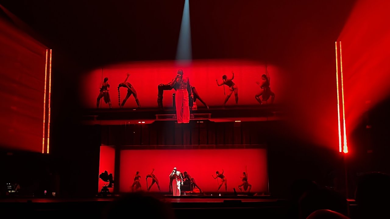 USHER - Good Kisser & Seduction Live Past Present Futur Tour Accor Arena Paris 16.04.25