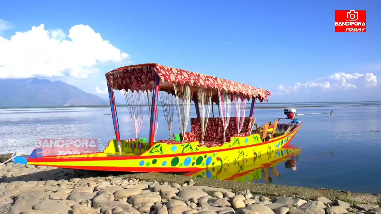 Wular Lake's New Beautiful and Calm view point    becomes new tourist attraction