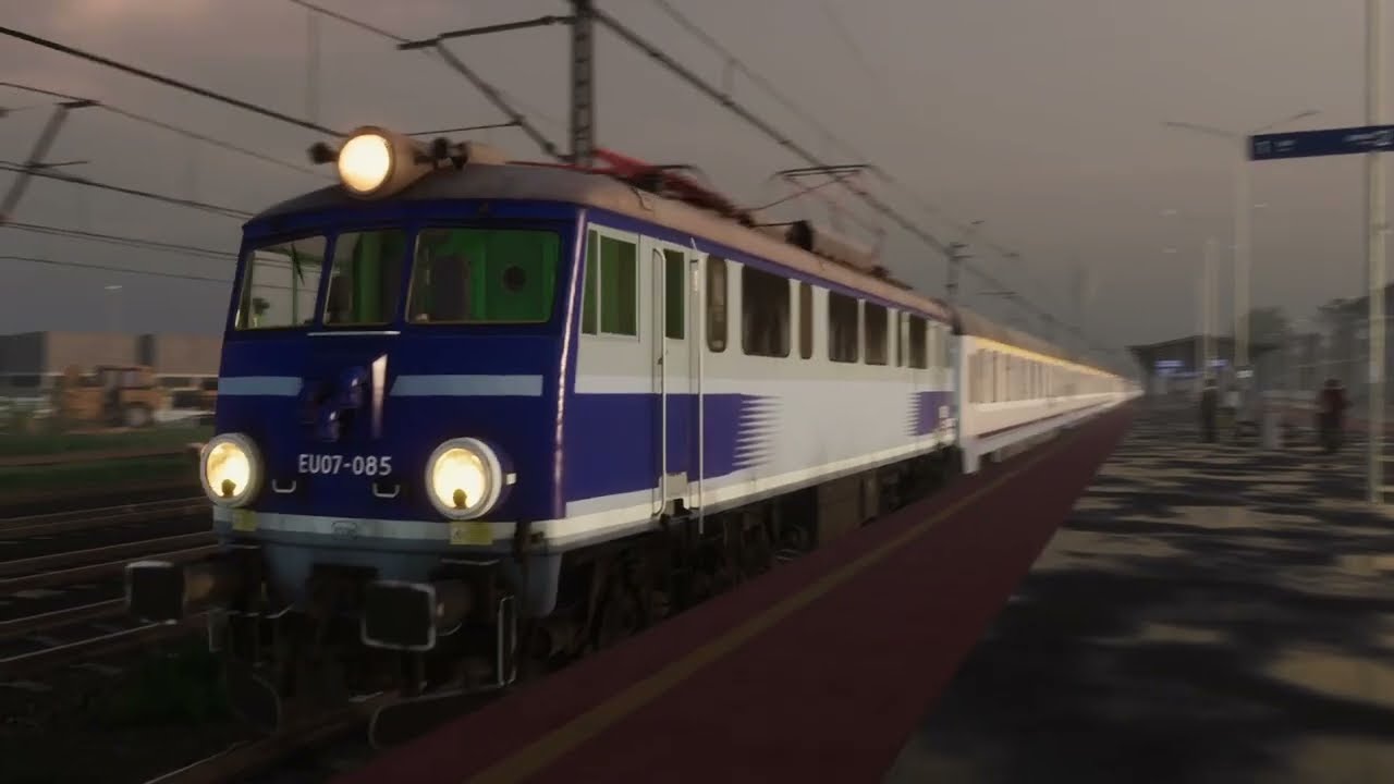 Simrail EU07 z składem PKP INTERCITY w Zawierciu
