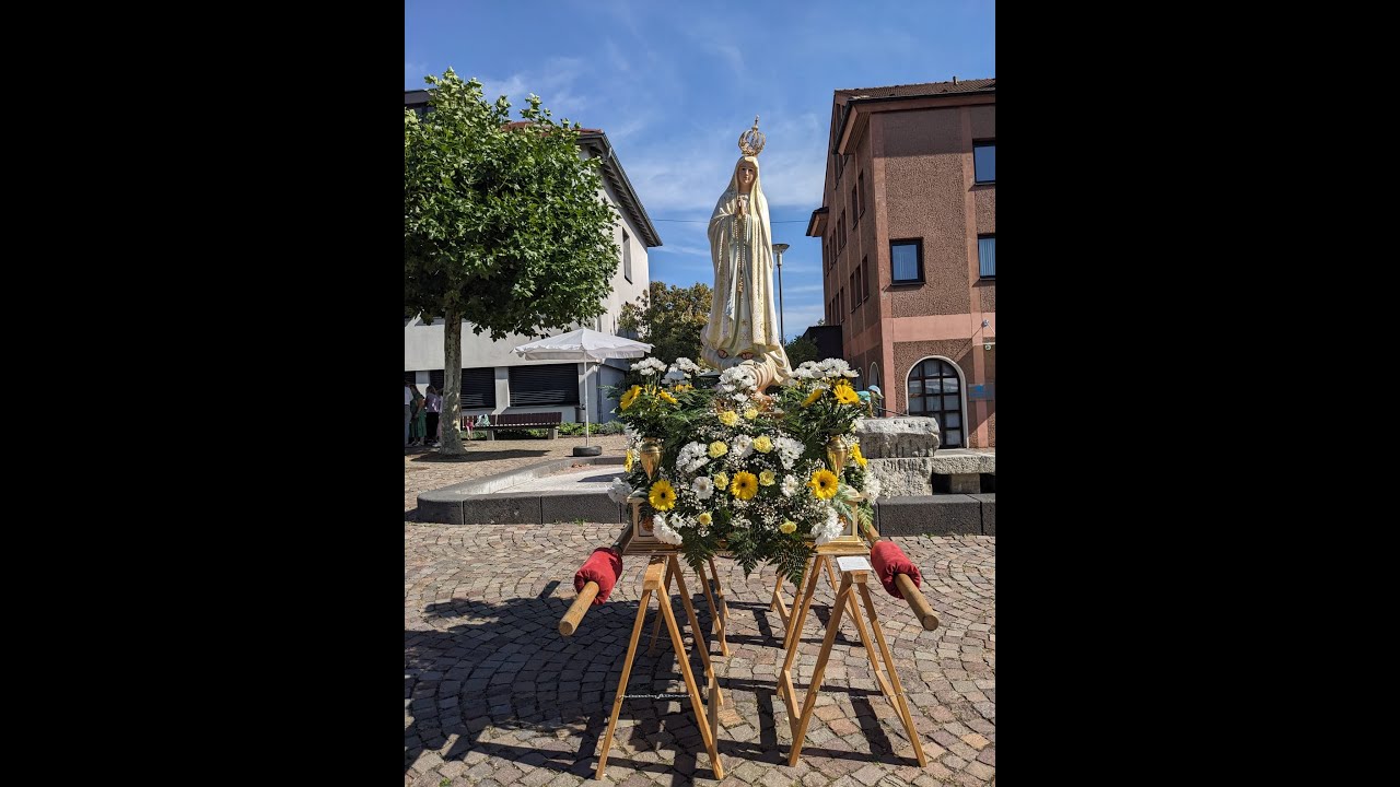Priesterbruderschaft St. Pius X. in Fulda - Prozession zur Frauenkirche
