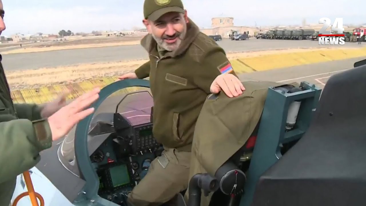 Փաշինյանին ներկայացվեց Հայաստան բերված «ՍՈւ 30 ՍՄ» գերժամանակակից կործանիչը