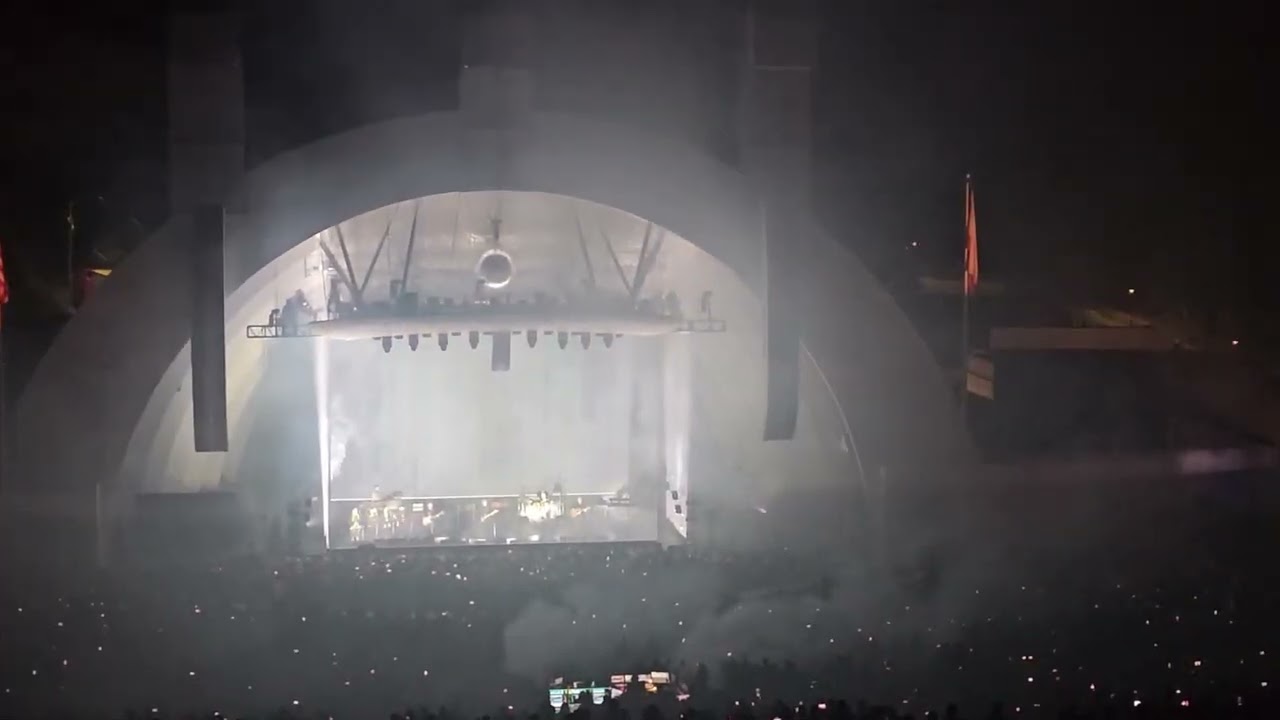 David Gilmour – Comfortably Numb (7-camera edit), Hollywood Bowl, LA, 31st Oct 2024
