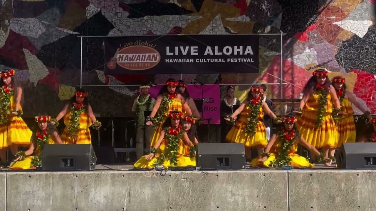 Holo Mai Pele - Kahiko Hula w/ Hālau Hula Ka Lei Mokihana I Ka Ua Noe