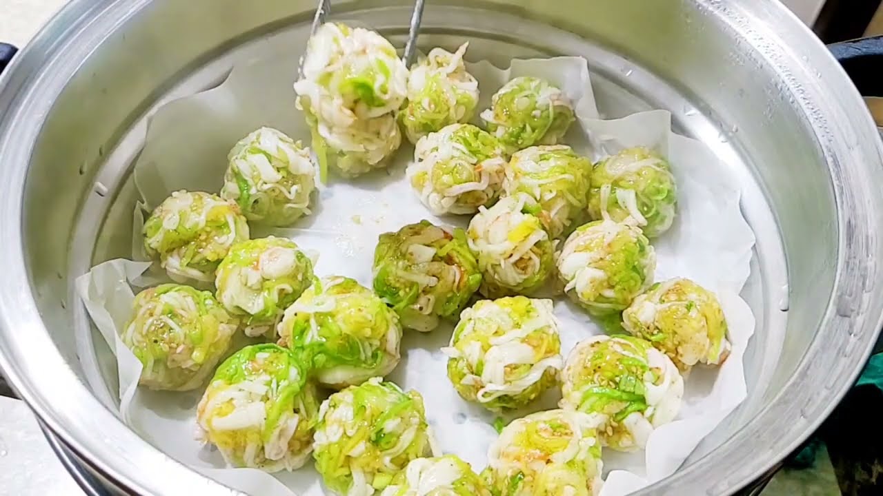 애호박을 이렇게 만들어 먹었더니 살도 안찌고 맛있다고 자꾸 해달라고 하네요. 간단하고 만들기 쉬운 - 애호박만두 (Zucchini dumpling)