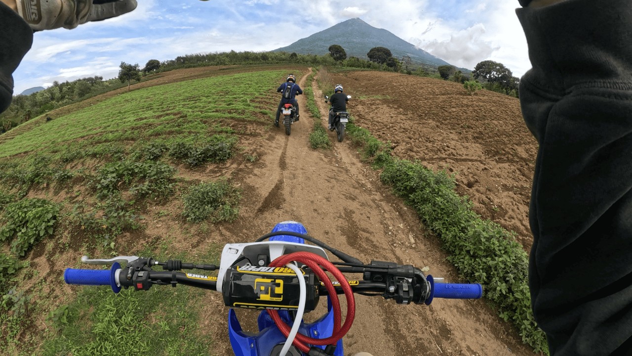 Explorando la Ruta Extrema al Volcán de agua, Antigua Guatemala - Los Mosqueteros