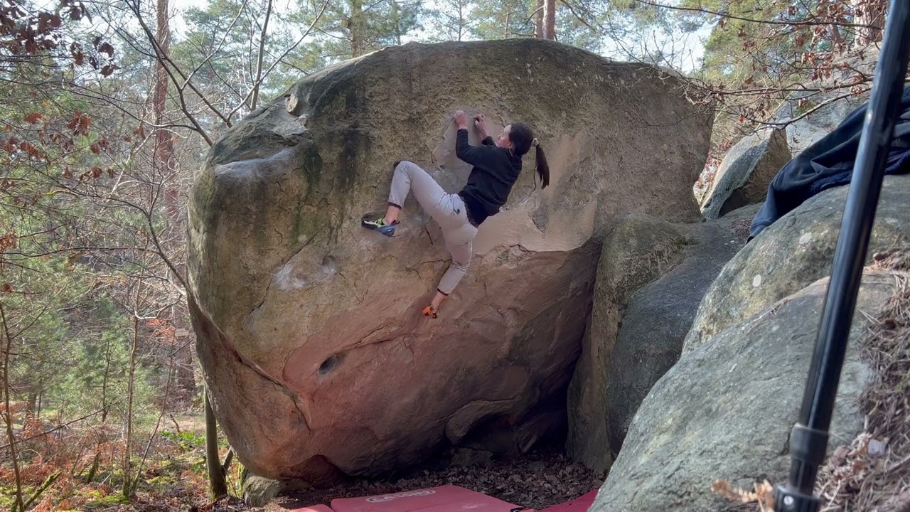 Fontainebleau - Cuisinière Crête Sud - Coralie dans La Mouche (7B+)