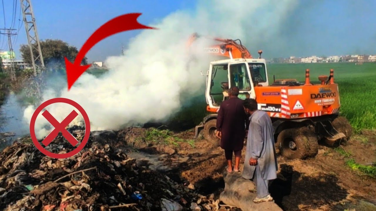 Dangerous excavator Stuck in Mud | Excavator village work 