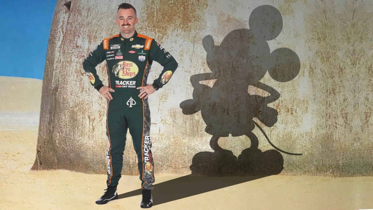 Микки Маус NASCAR