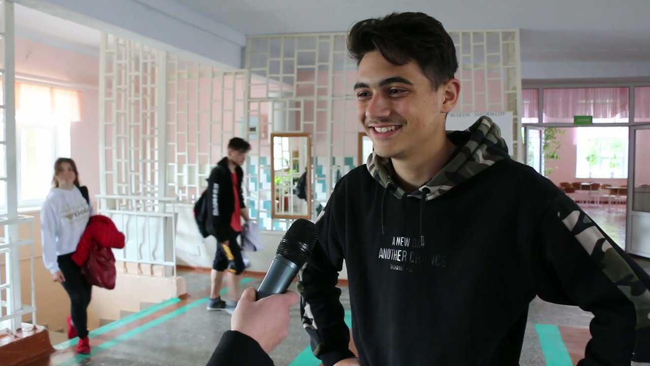Cum sunt priviți profesorii din Abaclia de elevii săi: VOX ”Constantin Stere”