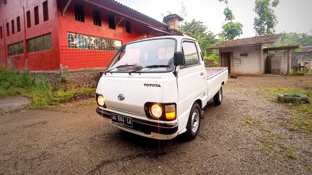 Dijual Mobil Bekas Toyota Hiace pickup Bensin Murah Meriah