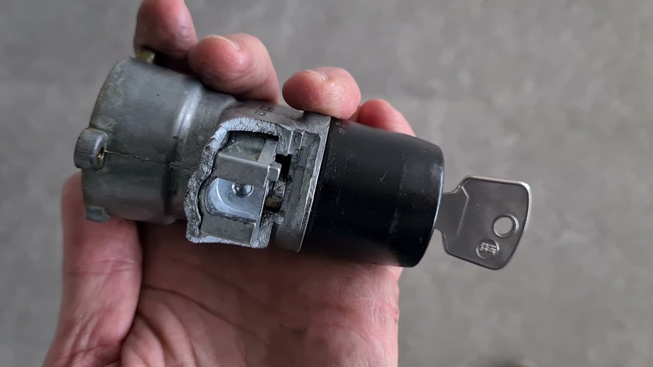 Снятие блокировки рулевого колеса Mercedes 123