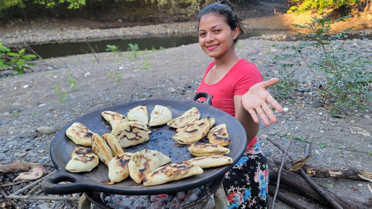 😱Las famosas pupusas de chinbolas😋 en el salvador 🙉/CHICAS SALVADOREÑAS 🇸🇻