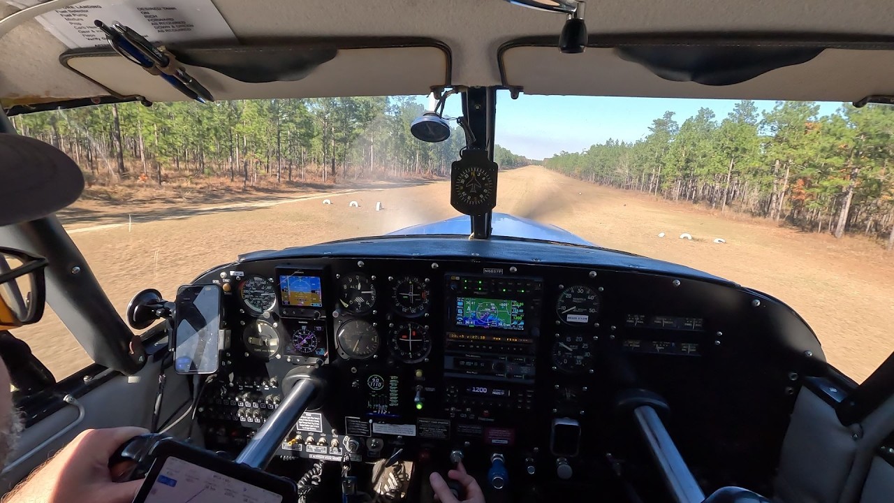 Short & Soft Takeoff / Landing into Blackwater 8FD3 RAF Backcountry Airport - Piper Comanche 250