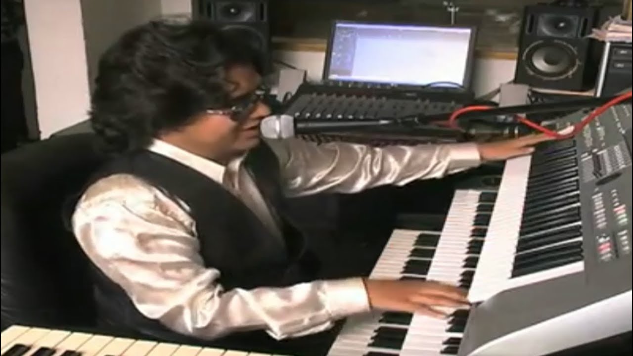 Milton Paredes - Sin dinero tambi&eacute;n hay navidad (Video Oficial)