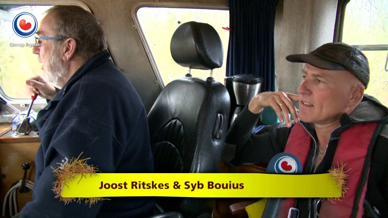 Hea! Joost en Syb op de baggerboat