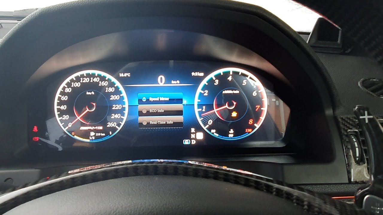 Установка полностью цифровой приборной панели MERCEDES BENZ W204. Версия 2020 года
