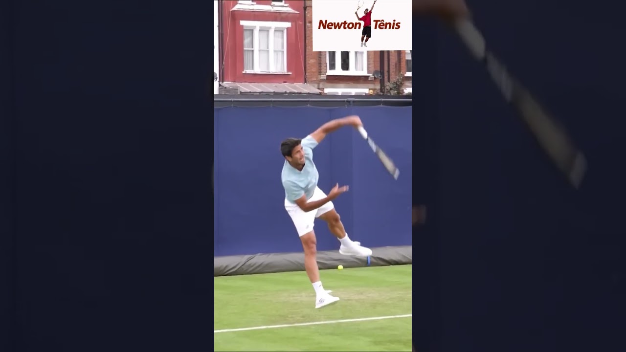 AI captions   Conceito de olhar para a bola no saque mp4