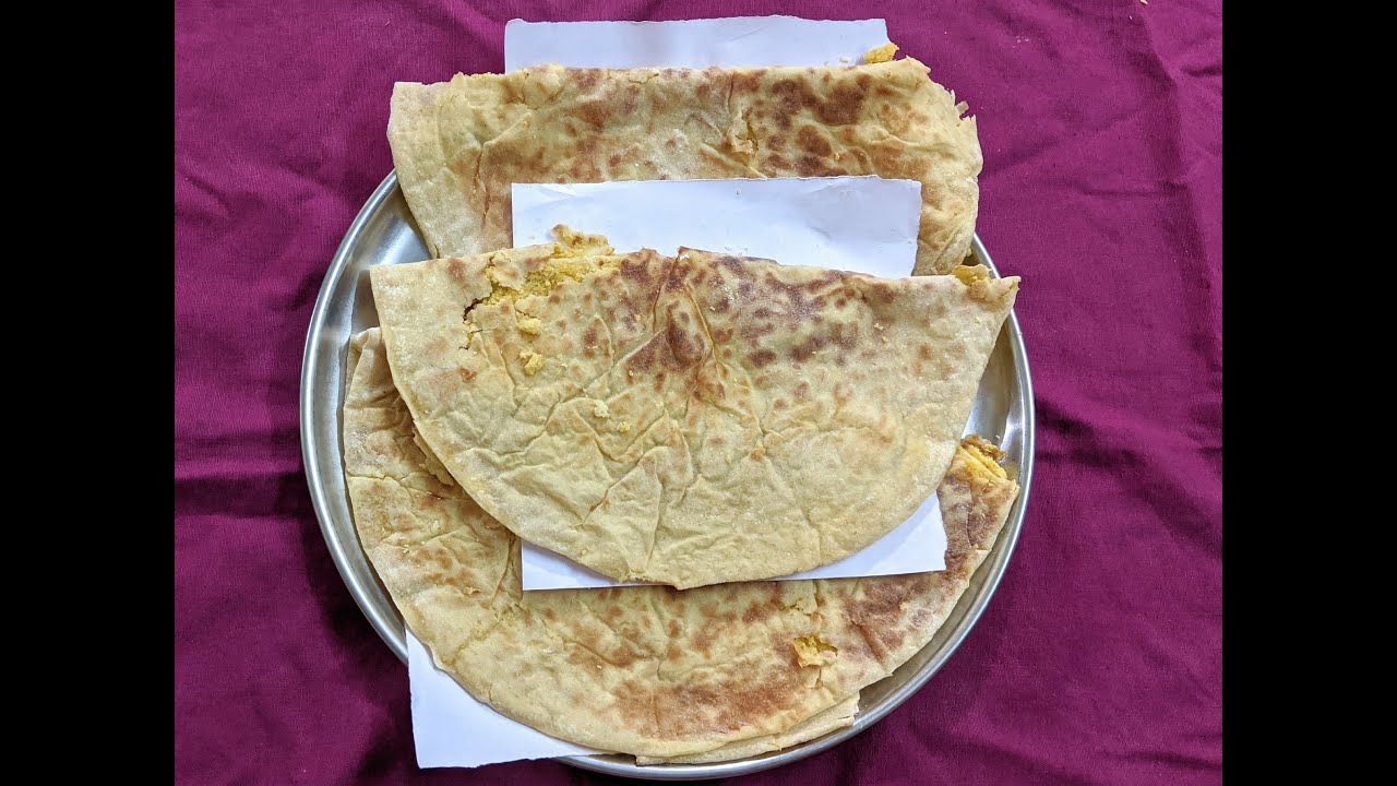 नाममात्र कणकेची जिभेवर ठेवताच विरघळणारी कलात्मक पुरणपोळी Artistic Puranpoli that melts in your mouth