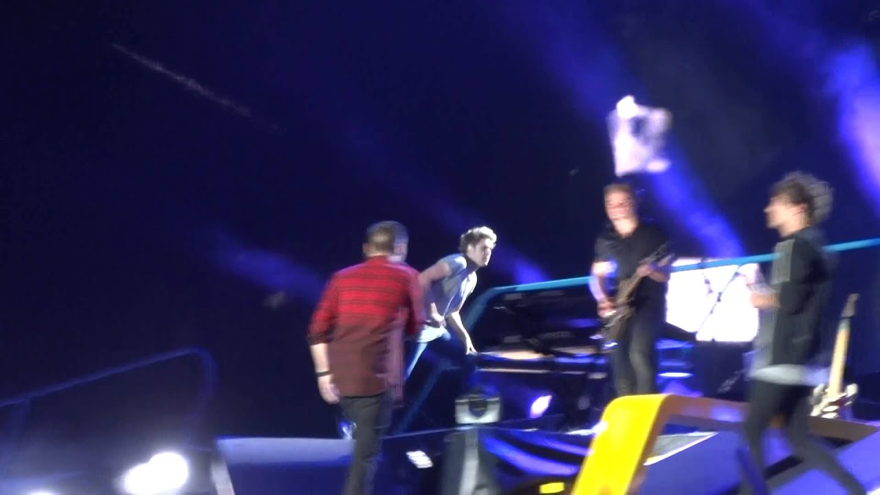 Better Than Words HD - One Direction OTRA Adelaide, Australia (17th February 2015)