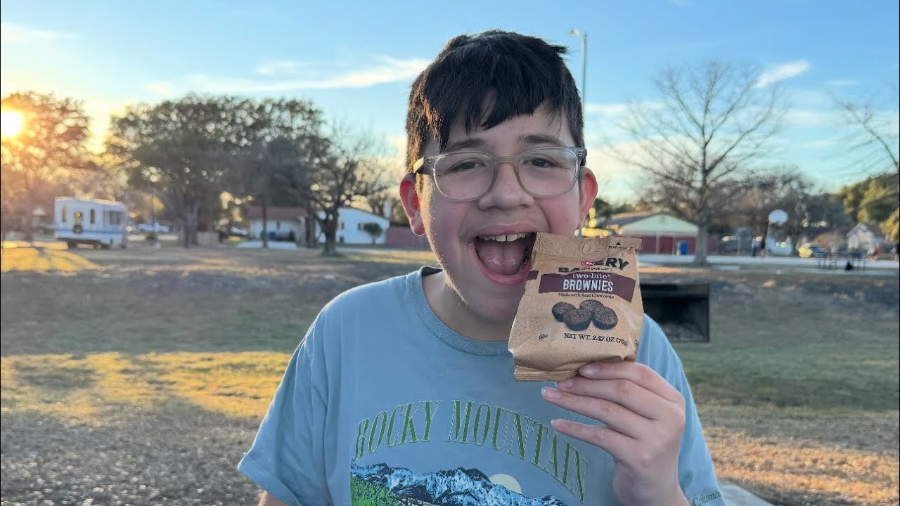 Trying H-E-B Two‑Bite Brownies