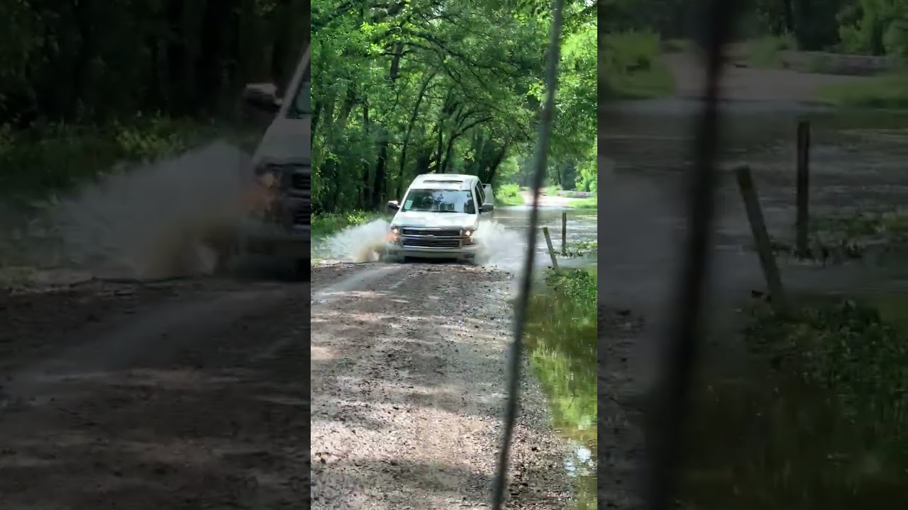 Pickup Truck Falls Into Washout While Crossing Flooded Road - 1499340