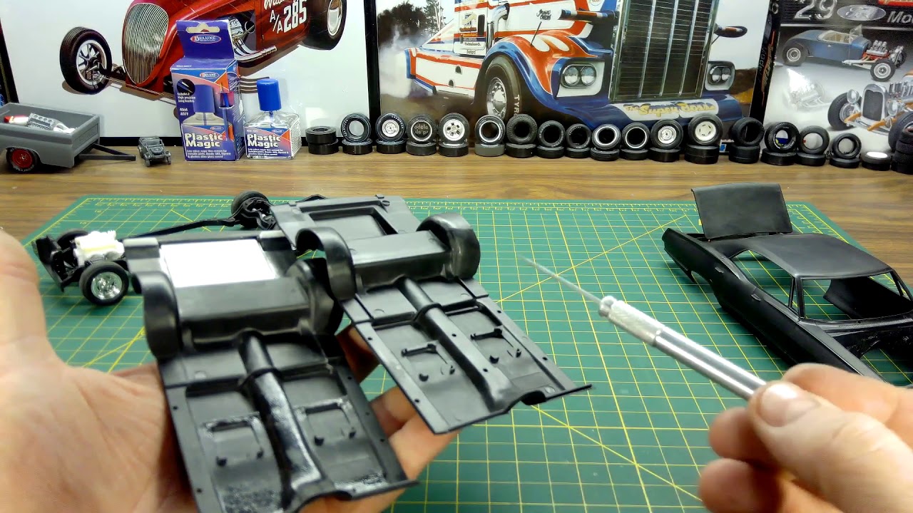 Supernatural 1967 Impala Kit, Putting in a Trunk in the Model