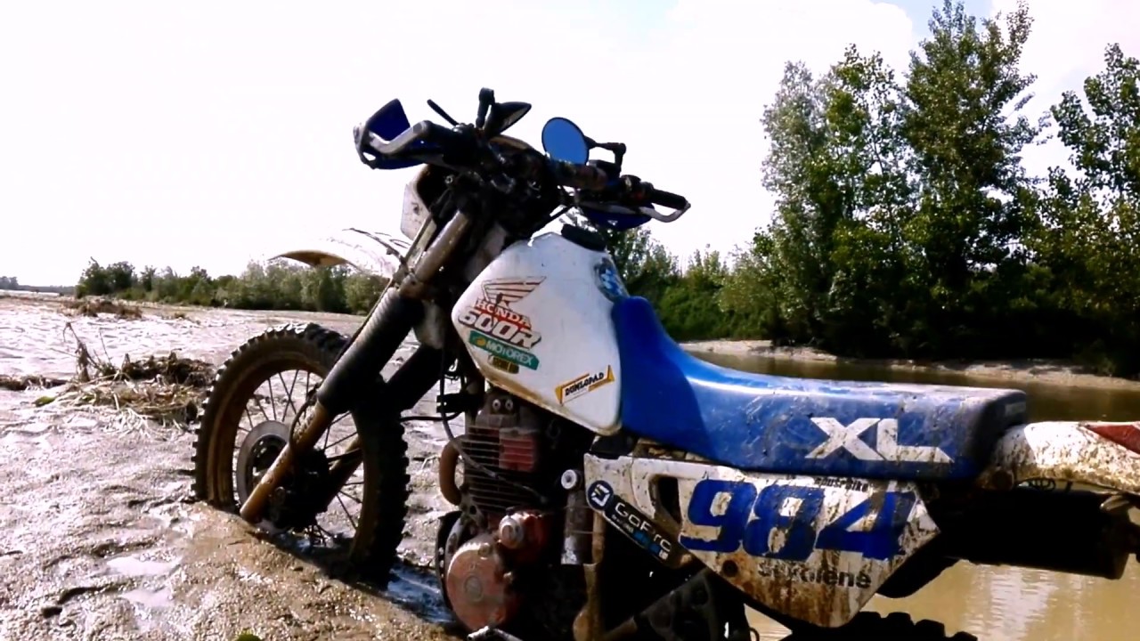 Honda XR 600 vs Honda XL 600 Enduro on the river 2018 - Mud Sand river in dry drought