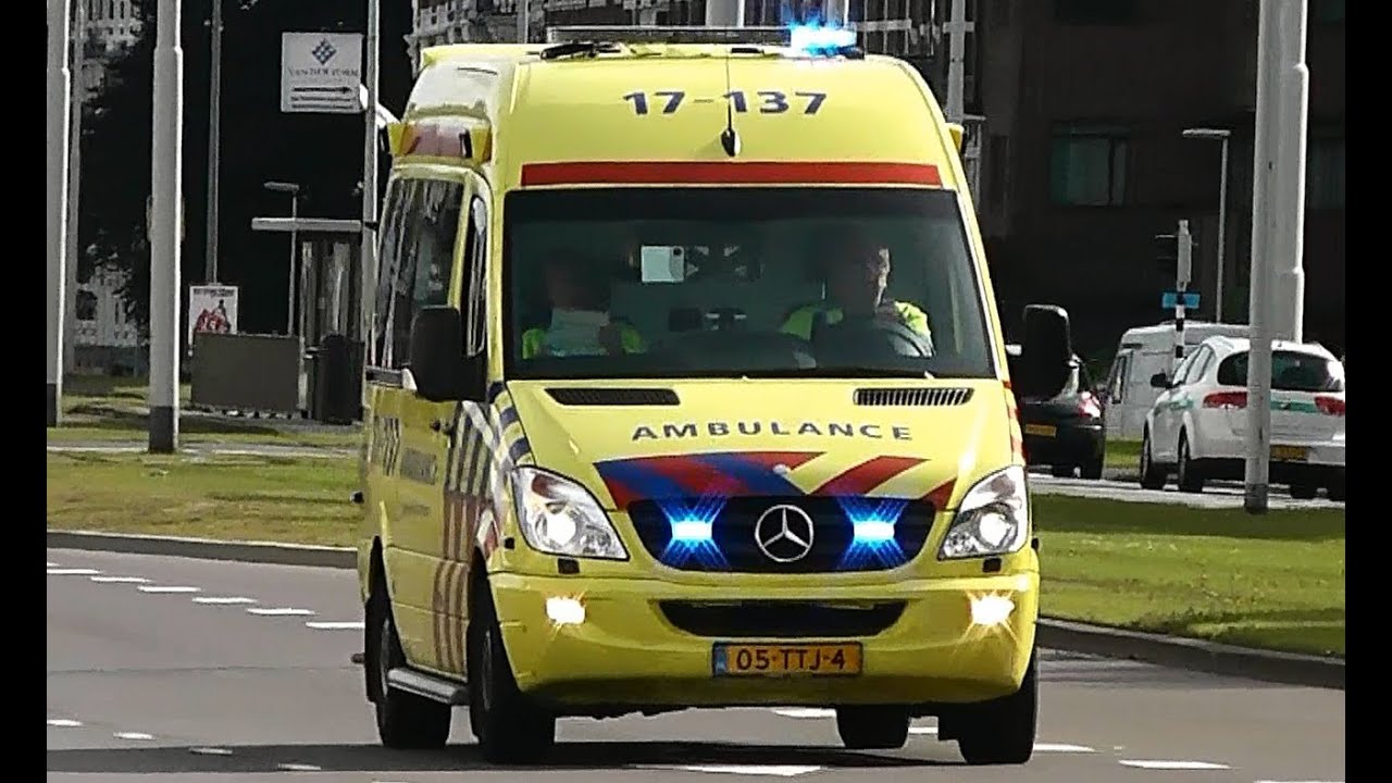 Ambulance 17-137 spoedmelding Schiedam