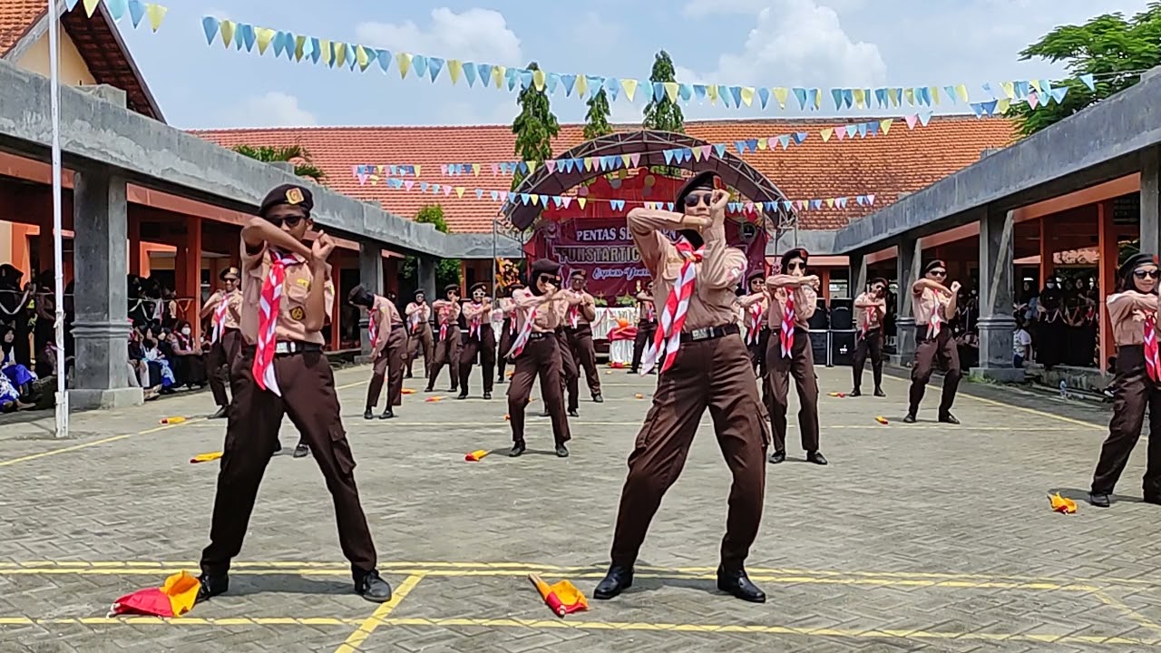Parade Semaphore Pramuka SMPN 1 Tarik At PENTAS SENI SMPN 1 Tarik