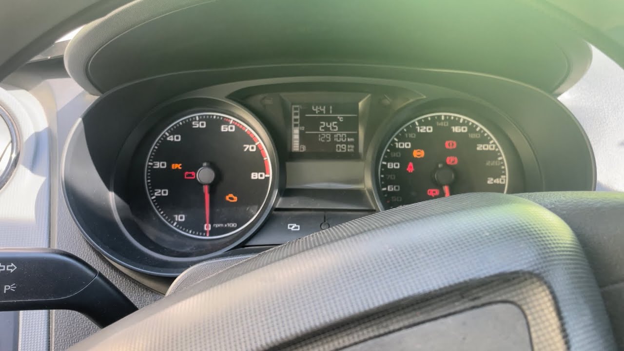 Seat Ibiza 2014 / No da marcha / No libera palanca de velocidades / U0101 / U0121