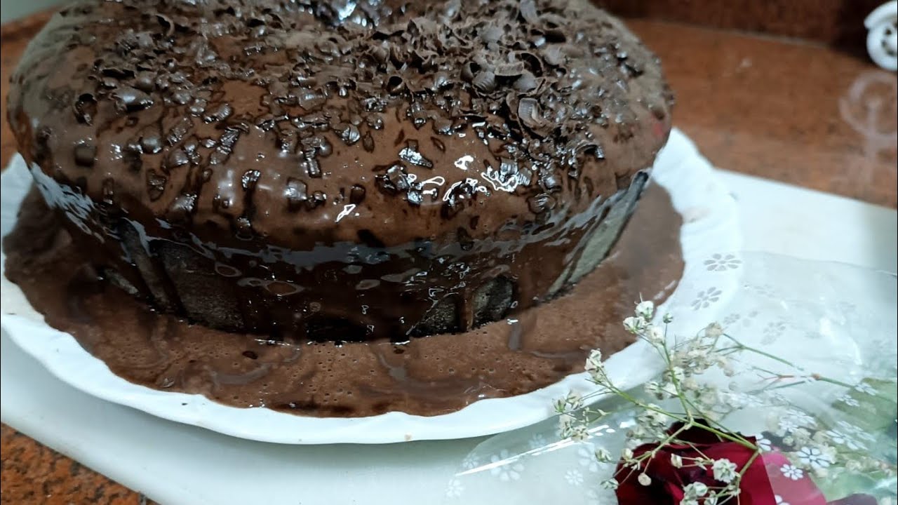 كيكة الشيكولاتة بصوص الشيكولاته الخطير 😍 لذيذة وبطريقة سهلة وسريعة👌 