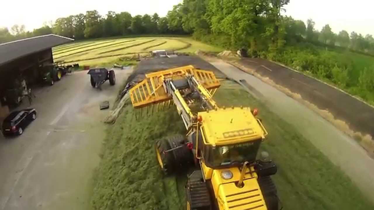 Gras hakselen 2014 met john deere 7450i prodrive loonbedrijf Ten Voorde