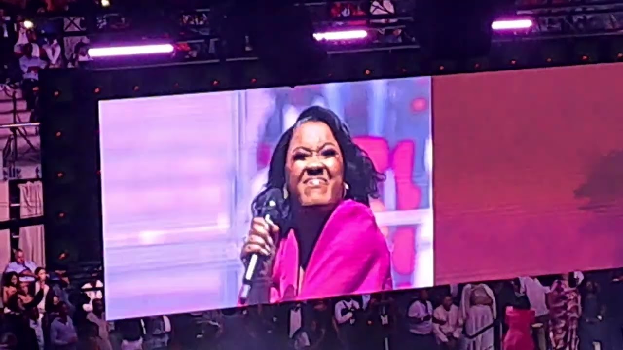 Nguwe - HleLive ft. Ntokozo Mbambo (Live at Durban ICC)