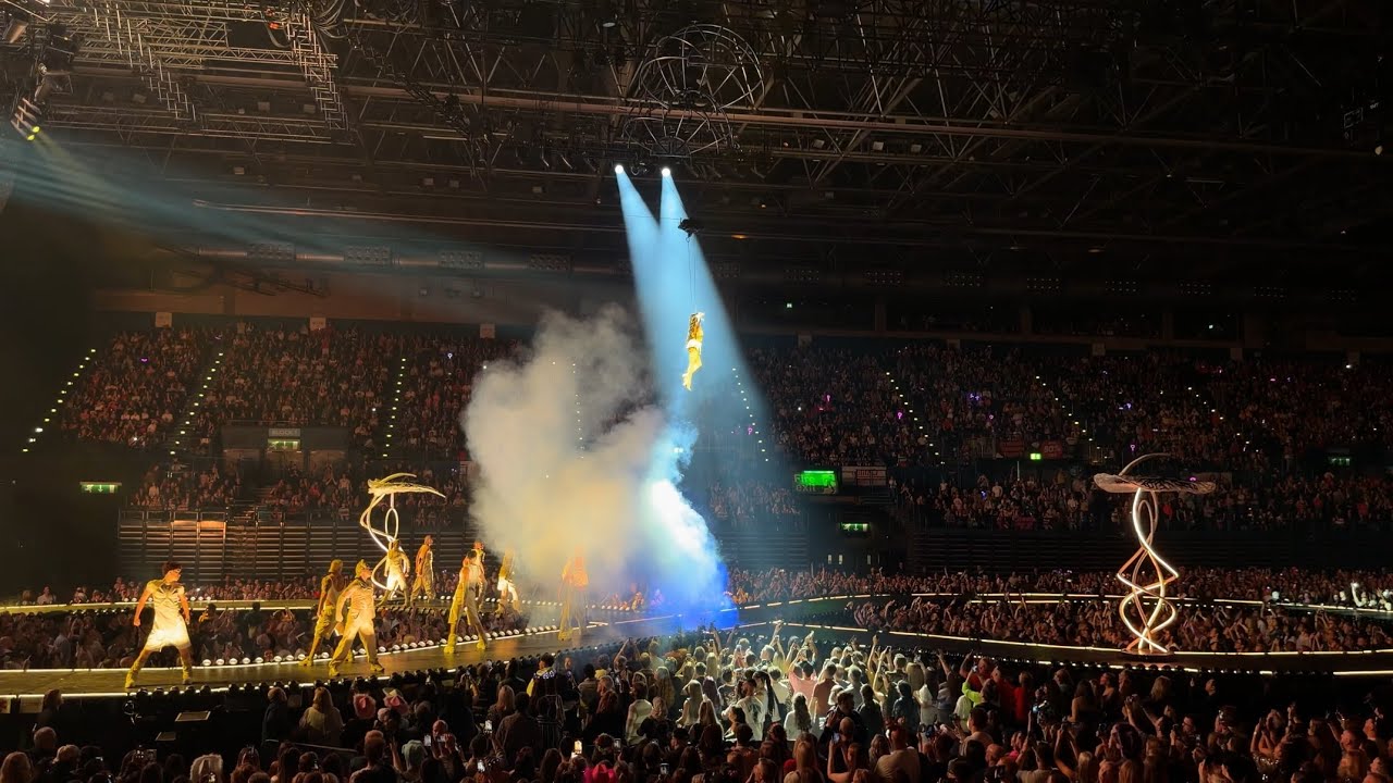 Katy Perry Lifetimes Tour Birmingham Nirvana/Crush