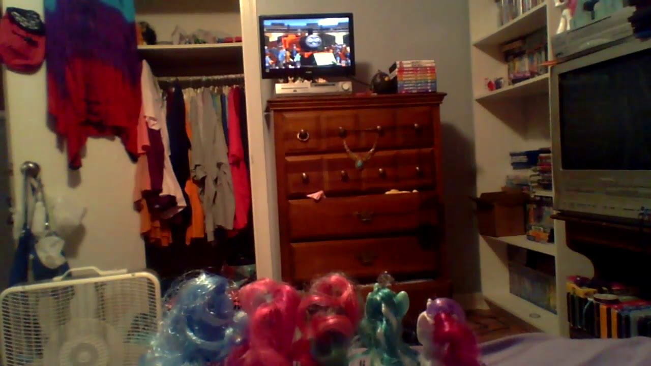 Winter Ponies watch Ultimate Christmas Part 1