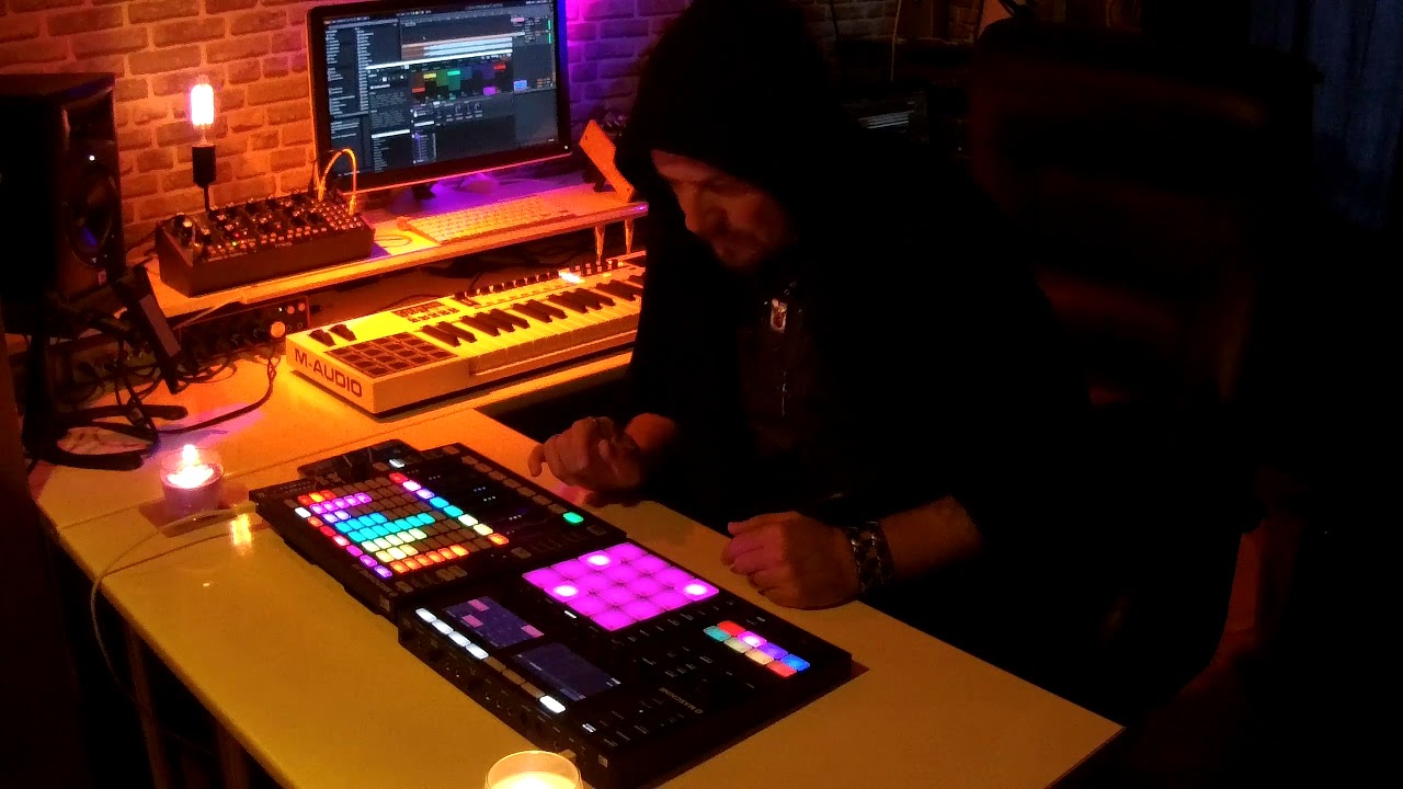 deep house with jazz saxophone - Native Instruments Maschine MK3, Maschine JAM