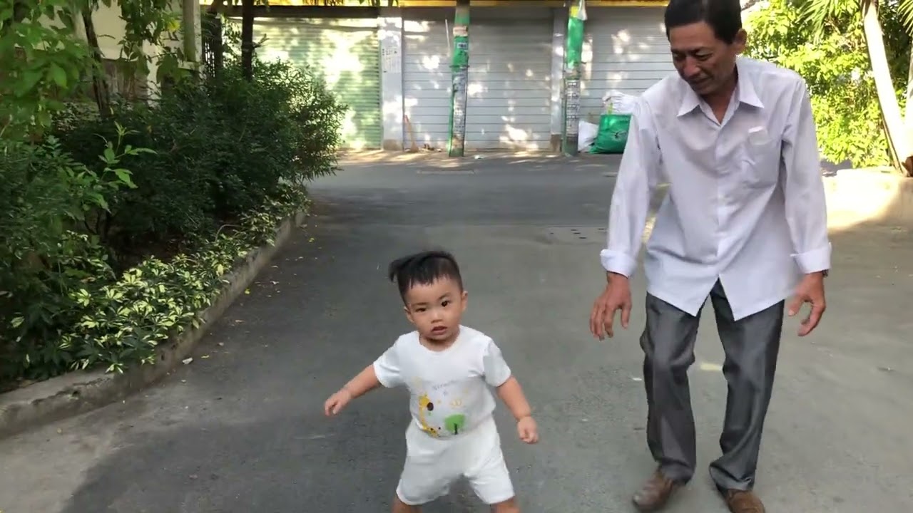 Con trai và Ông Bà Nội 4/2/2023