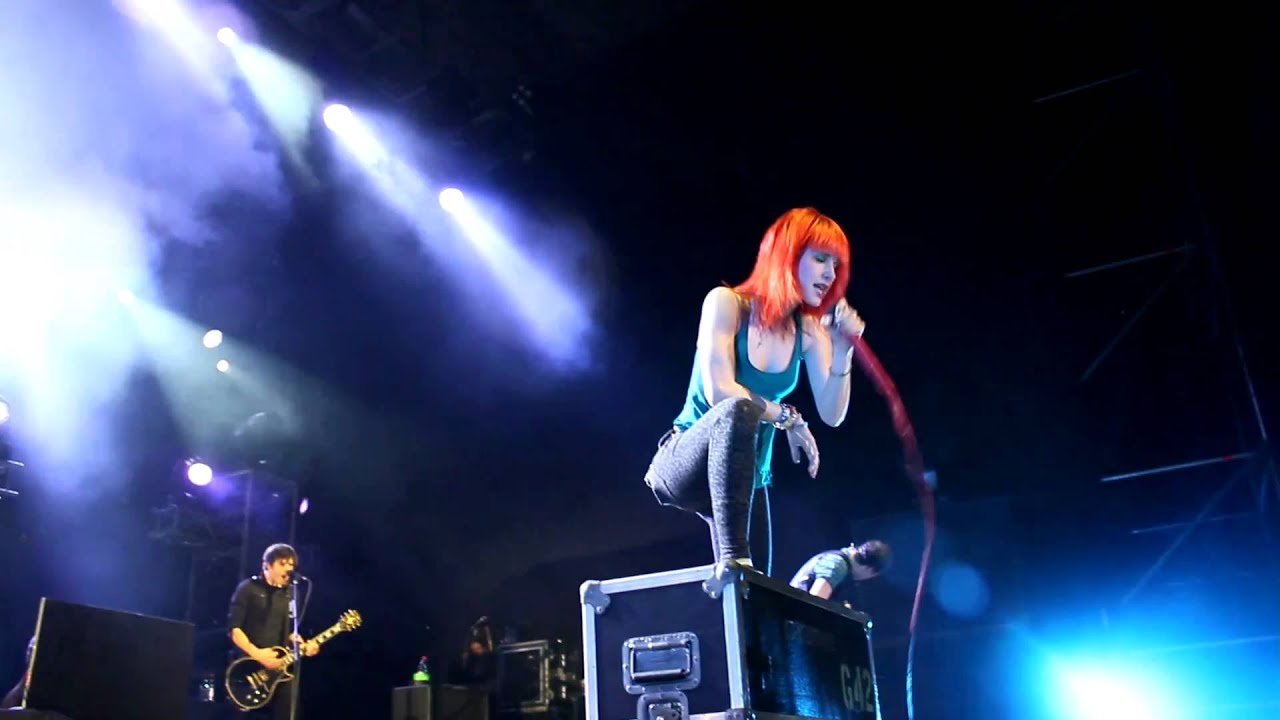 Paramore - Intro+Ignorance HD Live Chile.mov