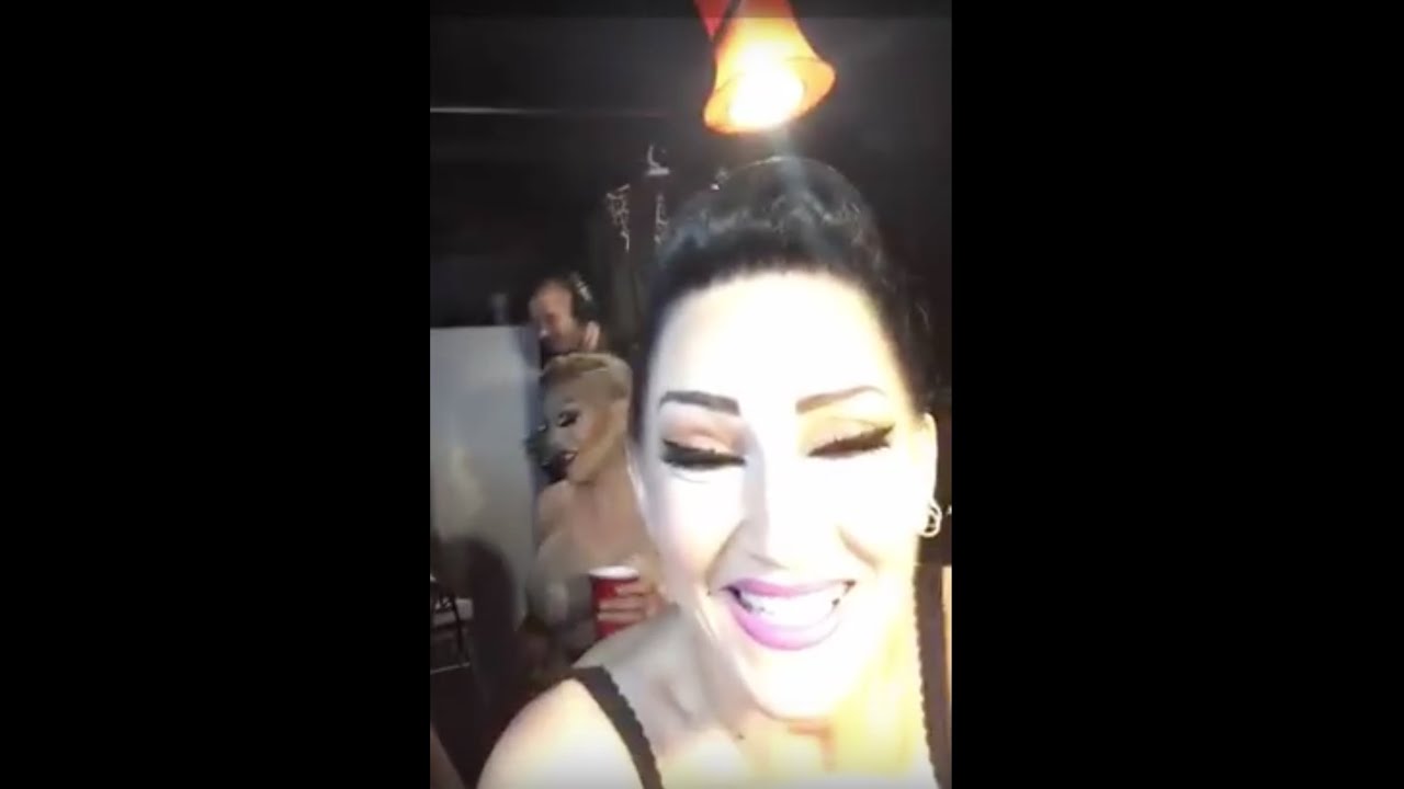 Michelle Visage looks at Jinkx's Jewels on Periscope (Official)