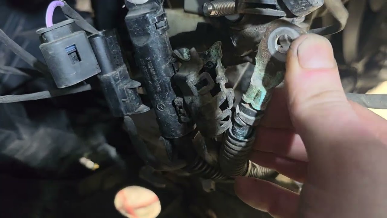 Kolejna A klasa   2019 rok , począek korozji  przewodów  napięcia bateria- alternator i starter .