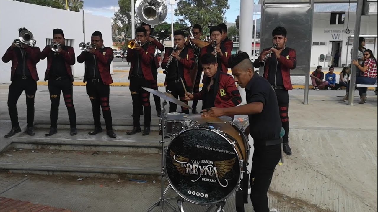 POPURRI DE CHILENAS - BANDA REYNA DE OAXACA