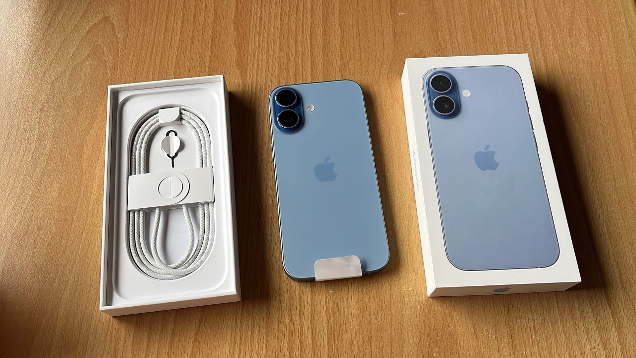 iPhone 17 Mist Blue 256 GB Unboxing & Review