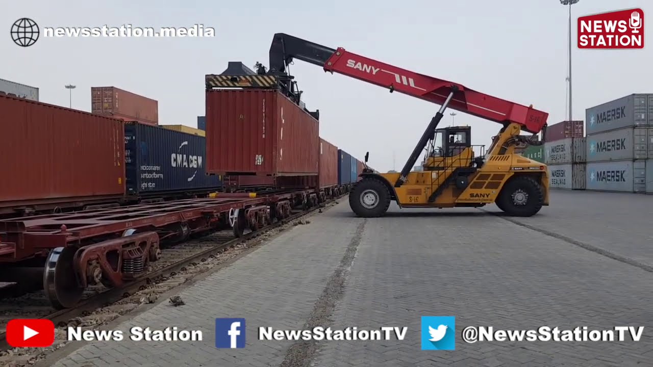 How Railways brings your stuff to you. Watch how giant containers transport goods across the World