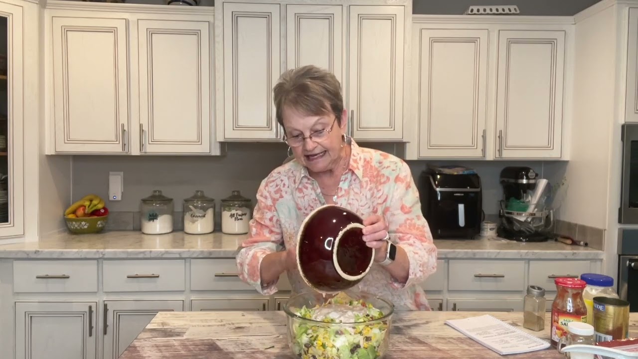 Simple Mexican Salad | Hearty salad to make for dinner | Easy dinner recipe ideas